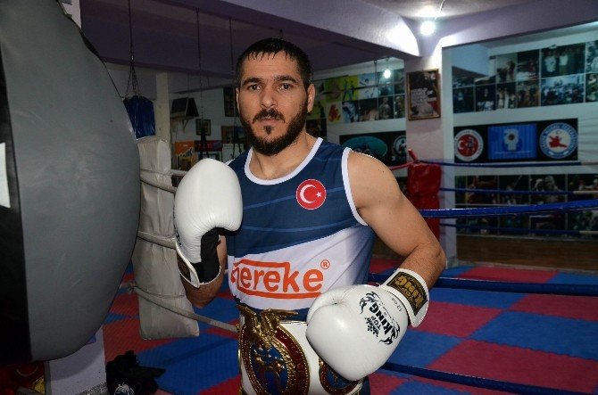 İtalyan Rakibini Nakavt Etti Şampiyonluk Kemerini Bursa’ya Getirdi