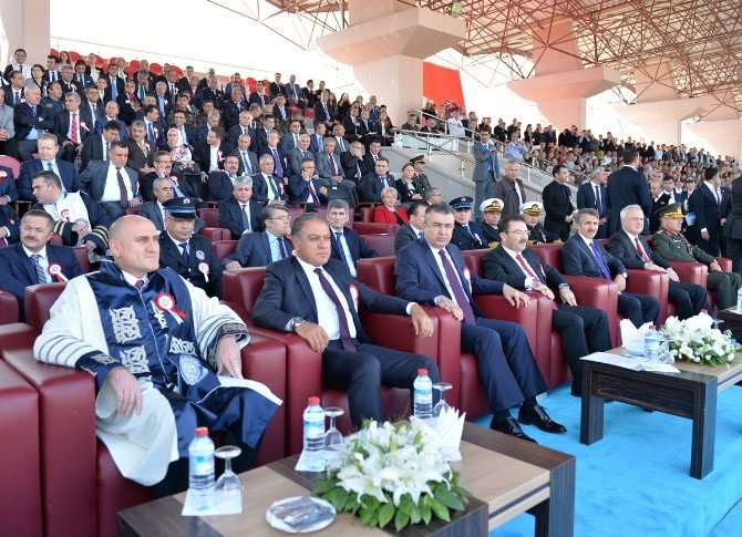 İçişleri Bakanı Altınok, Polis Akademisi Mezuniyet Töreni’ne Katıldı