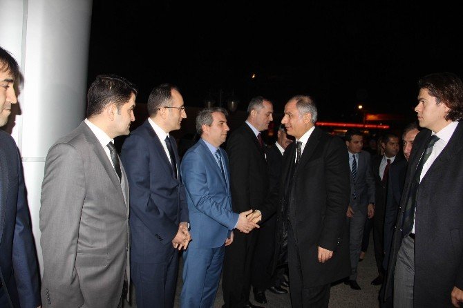 Bakan Efkan Ala: "Siyasi Otobana Hendek Kazmaya Çalışanlara Asla Müsaade Etmeyeceğiz"
