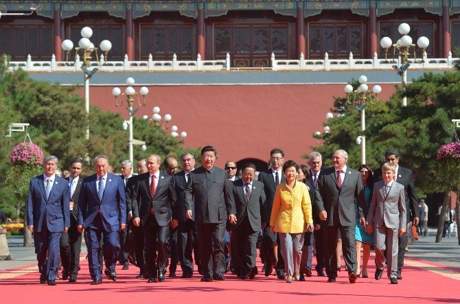 Çin’den Askeri Gövde Gösterisi