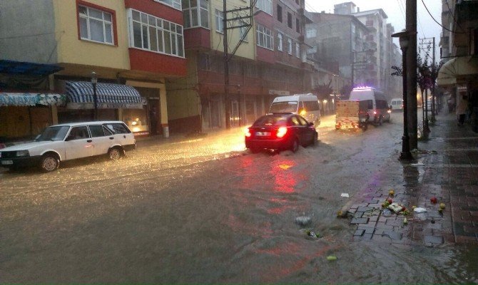 Ünye Yağmura Teslim
