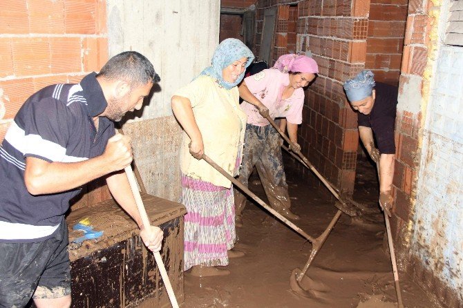 Selin Ardından Üniversite Çamur Yığınına Döndü