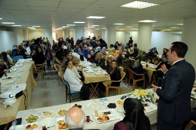 Başkan Tok: “Huzurlu Toplumun Sırrı Mutlu Kadındır