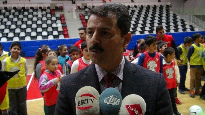 Tff, İnönü Üniversitesi Ve Ülker İşbirliğinde Okullara Spor Malzemesi Yardımı Yapıldı