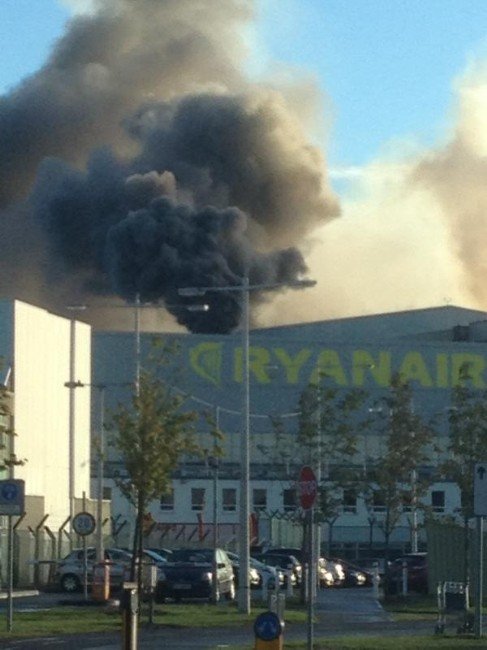 Dublin Havalimanı’nda Korkutan Yangın
