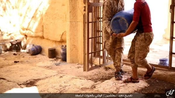 Işid, Palmira’daki Tapınağın Patlatılma Fotoğraflarını Yayınladı