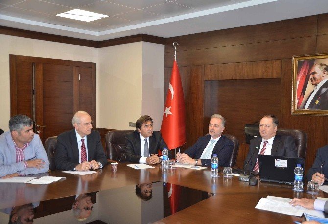 İskenderun’da Çelik Ve Filtre Sektörünün Sorunları Görüşüldü