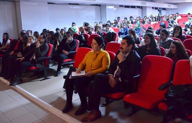 ‘Dijitalde Kişisel Marka Yönetimi’ Semineri Gerçekleşti