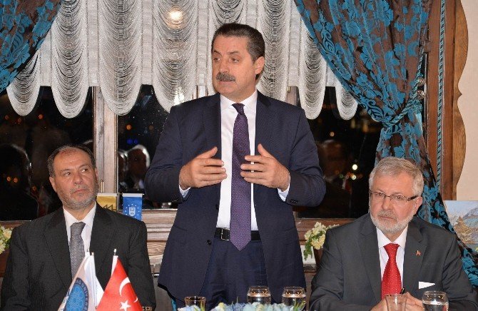 Bakan Çelik: "Çiftçi Ne Haklara Sahip Olduğunu Bilmiyor"