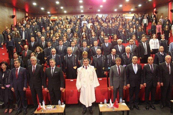 Kemerburgaz Üniversitesi Yeni Akademik Yıla Coşkulu Bir Açılış Töreniyle Başladı