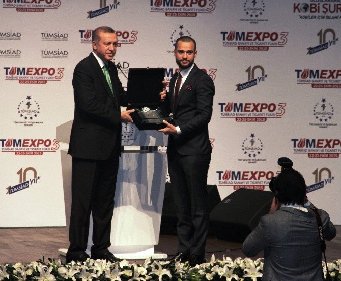 Cumhurbaşkanı Erdoğan’dan Ak Partili Ete’ye “En İyi Genç Girişimci" Ödülü