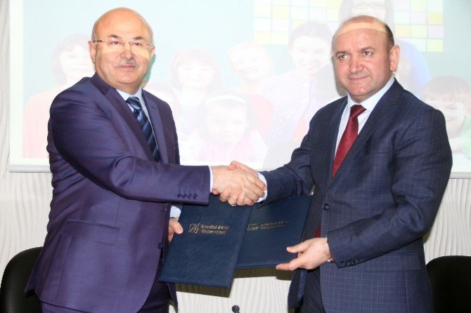 Teoriyle Pratiği Birleştiren Üniversite