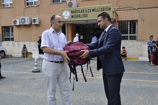 İstanbul’da İhtiyaç Sahibi Öğrencilere Bin Çanta Dağıtıldı