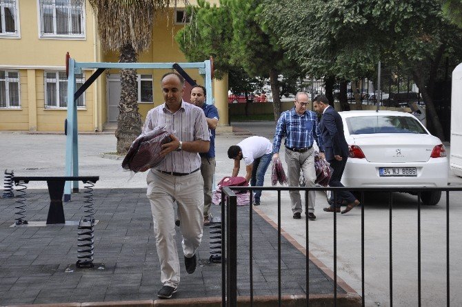 İstanbul’da İhtiyaç Sahibi Öğrencilere Bin Çanta Dağıtıldı