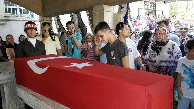 İntihar Eden Uzman Çavuş Salihli’de Toprağa Verildi