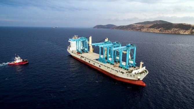 Petkim Limanına Dünyanın En Büyük Vinçleri Getirildi