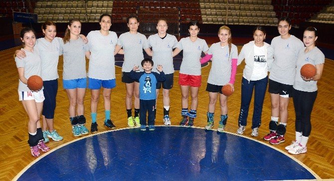 Büyükşehir Kadın Hentbol Takımı, Taraftarlardan Destek Bekliyor