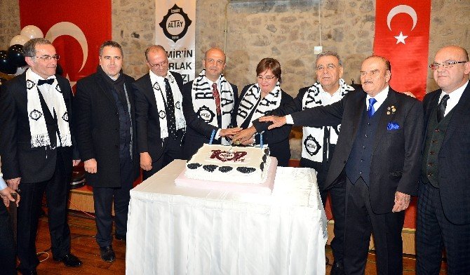 İzmir’de “Siyah-beyaz” Gece