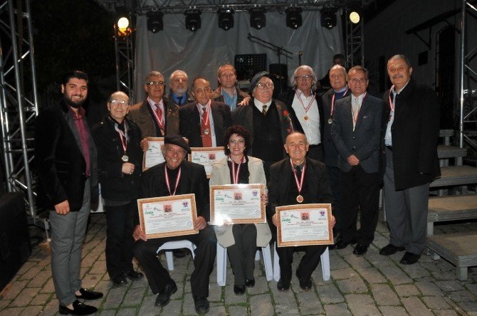 Dario Moreno Şarkılarıyla Anıldı