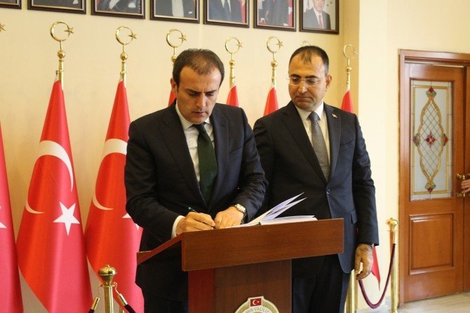 Bakan Ünal’dan Valilik Ve Ak Parti Ziyareti