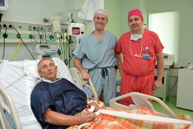 Aynı Anda İki Ameliyat Geçirdi, Yaşama Tutundu