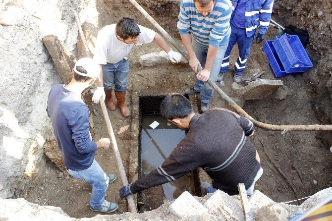 Foça’da 2500 Yıllık Lahitler Buldu