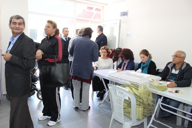 Oylarını Emlakçıda Kullandılar