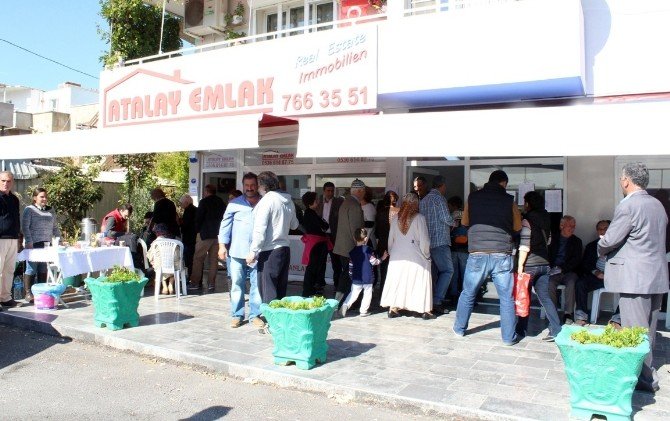 Oylarını Emlakçıda Kullandılar