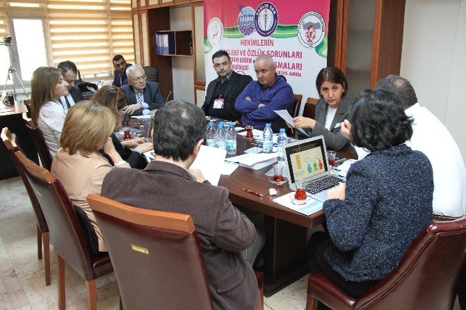 Kadın Doğum Hekimleri Mesleki Saygınlıklarını Geri İstiyor