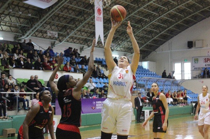 Agü, Deplasmanda Edirne Belediyesi Edirnespor’u 70-65 Yendi