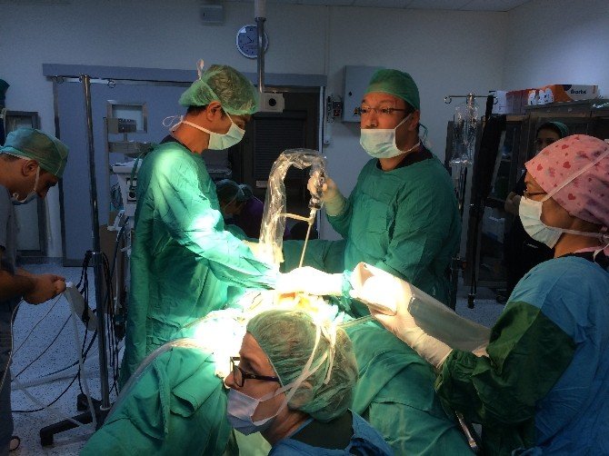 Kapalı Cerrahi İle Yumurtalıklar Korunarak ’Çikolata Kistlerine’ Son