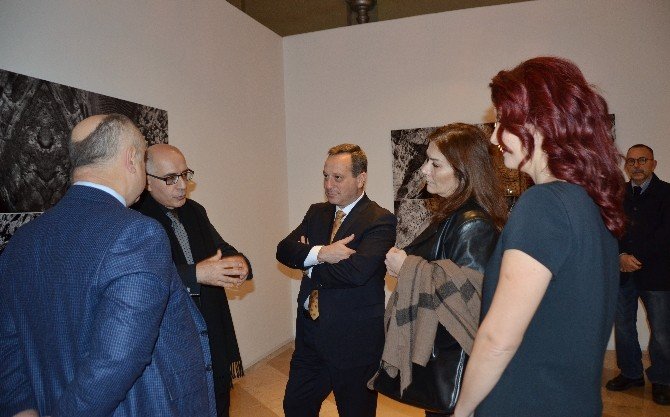 Galeri Khas ‘Giz/li/dir Görüntü’ Sergisine Ev Sahipliği Yapıyor