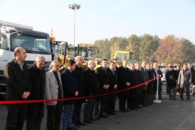 Bakan Yılmaz, Bingöl İl Özel İdaresi’ne Alınan 5 Milyon Liralık Araç Teslim Törenine Katıldı