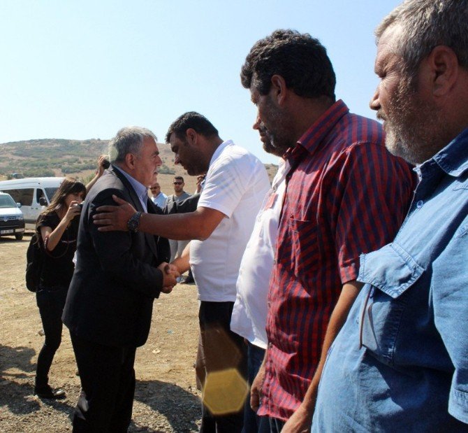 Bakan Doğan Şehit Evini Ziyaret Etti