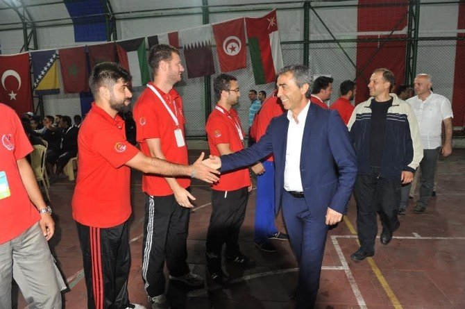 Uluslararası Gençlik Kampı Ateşi Düzköy’de Yandı