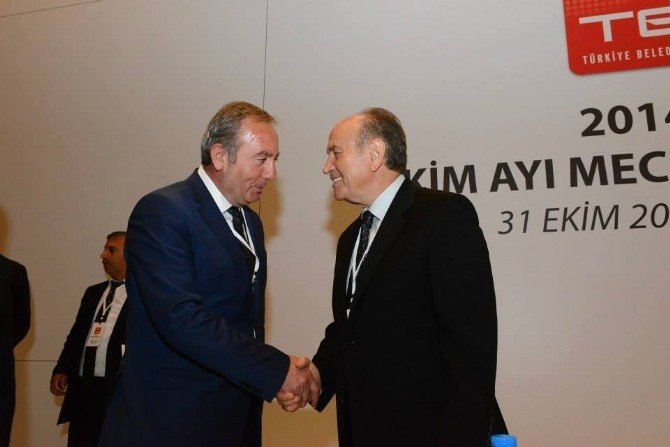 Sungurlu Belediyesi’ne Damperli Kamyon Hibe Edildi