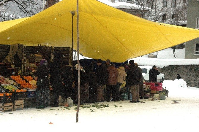 Kastamonu’da Kar Pazarı Vurdu