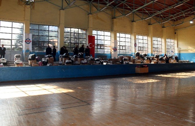 Karabük Tso’dan 600 Öğrenciye Kaban Ve Ayakkabı Yardımı