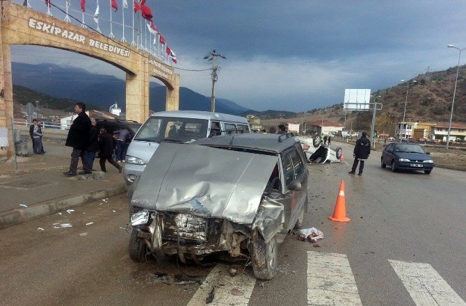 Karabük’te Trafik Kazası: 11 Yaralı
