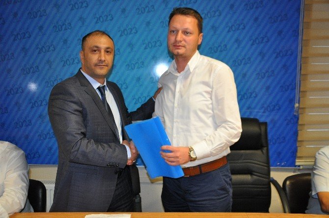 Karabük’te Ak Parti Aday Adaylık Süreci Devam Ediyor