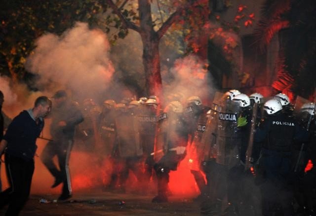 Karadağ’da Polis İle Göstericiler Çatıştı