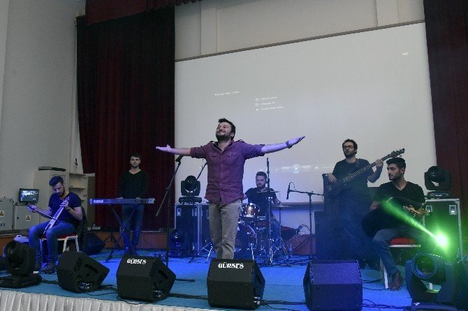 Salih Yılmaz Albüm Lansman Konserini Gümüşhane’de Yaptı