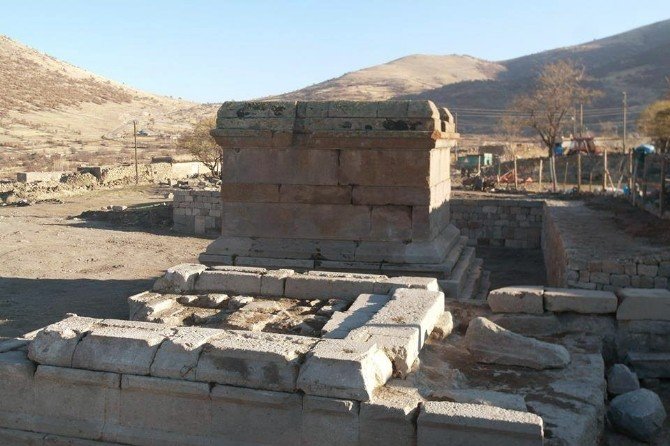 Tapınak Mezar Gün Yüzüne Çıktı