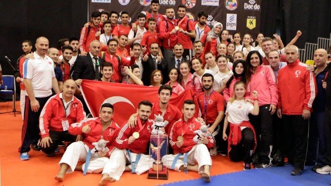 Milli Karateciler Endonezya’da Tarih Yazdı