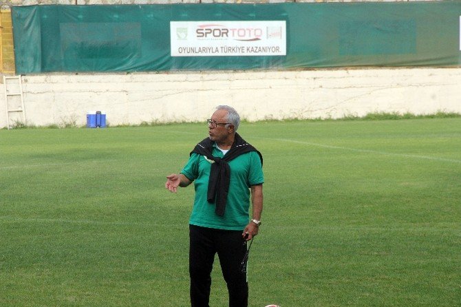 Kardemir Karabükspor 3 Puan İçin Çalışmalarını Sürdürüyor