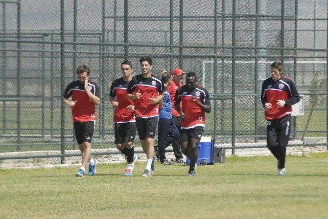Kardemir Karabükspor’un Afyonkarahisar Kampı Devam Ediyor