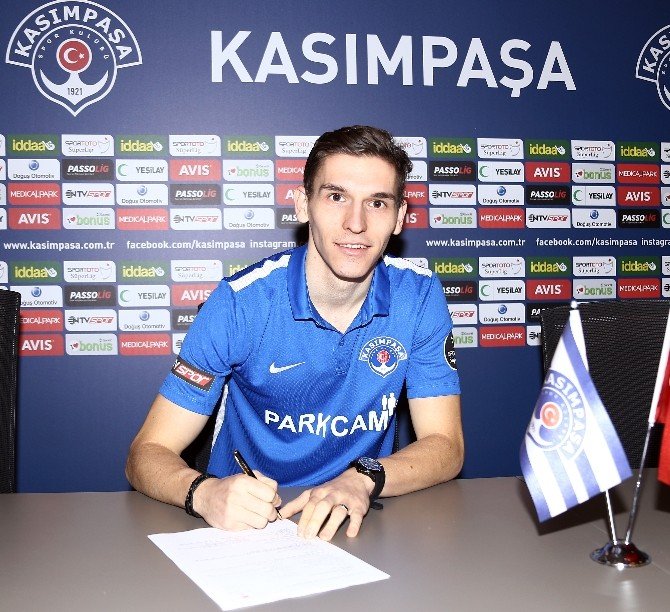 Kasımpaşa Pavelka İle 2.5 Yıllık Sözleşme İmzaladı