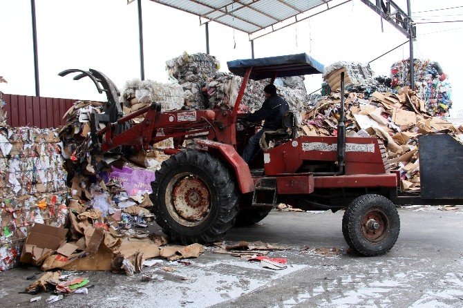 Çöpten, Ekonomiye 2,5 Milyon Tl Geri Kazanım