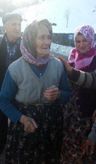 Evi Yanan Yaşlı Kadına, Kadir Topbaş Yardım Elini Uzattı