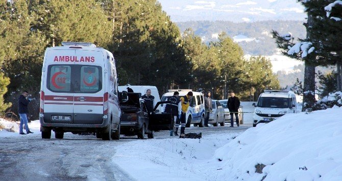 Eşine Ve Eşinin Sevgilisi Olduğu İddia Edilen Şahsa Kurşun Yağdırdı